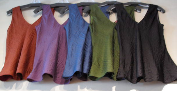 tamarynvnecks.jpg